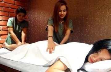 Four Hand Massage